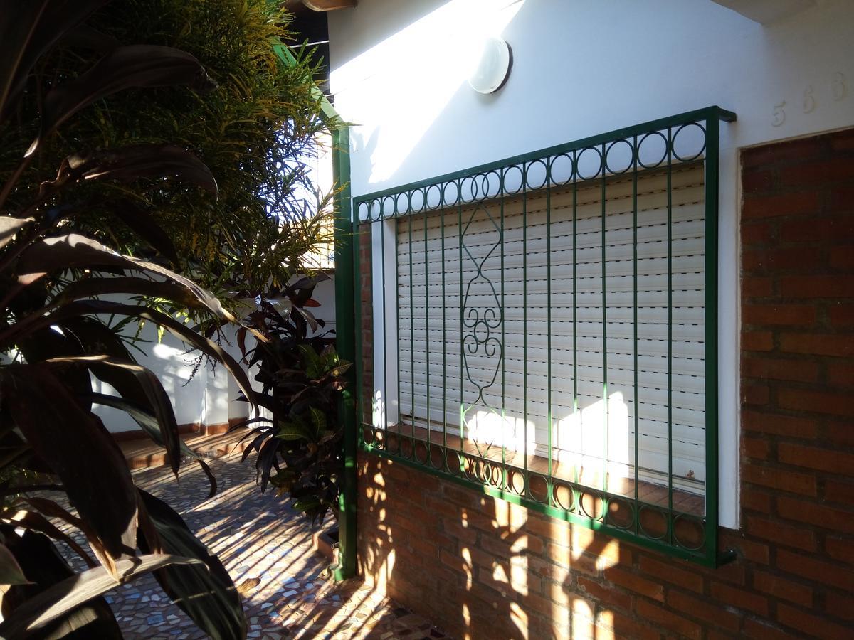 Lavalle Hostel Posadas Dış mekan fotoğraf